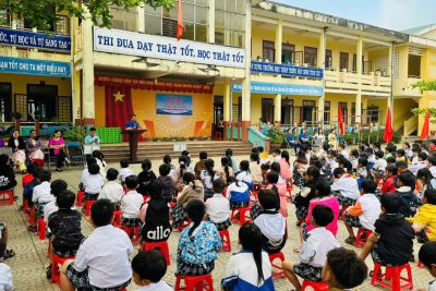 CHI ĐOÀN TRƯỜNG TIỂU HỌC BA DINH RA MẮT MÔ HÌNH ” XÂY DỰNG GÓC HỌC TẬP” CHO HỌC SINH CÓ HOÀN CẢNH KHÓ KHĂN